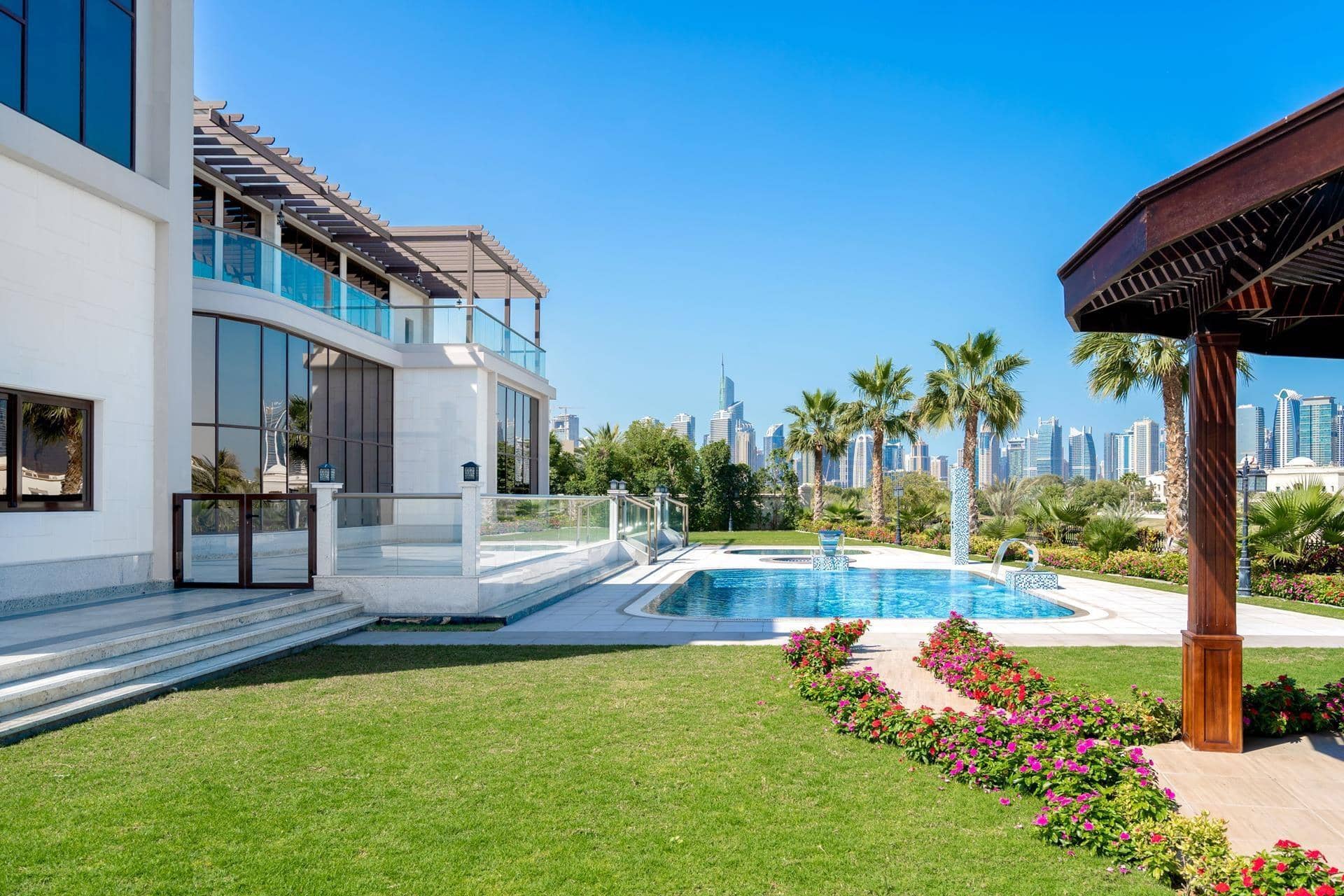 Buy luxury property in Dubai